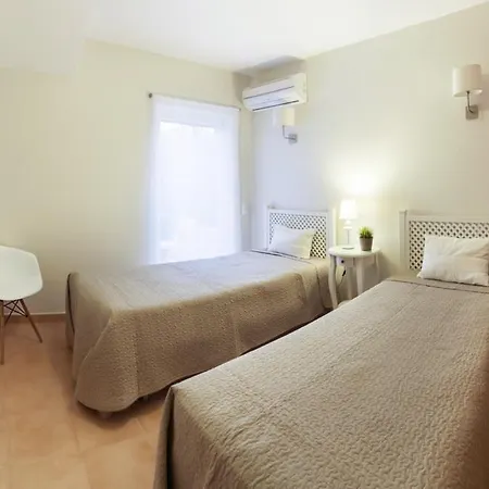 Villa T3 Com Jardim Vila Sagres M8 *